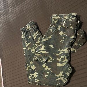 Camouflage ALMOST FAMOUS Cargo Pants with Belt